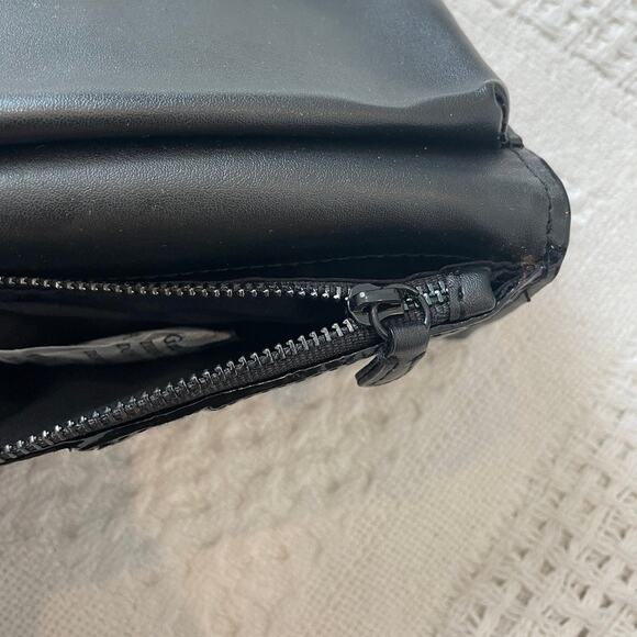 new Victoria's Secret Love faux patent croc wallet clutch bag A1 2017 - Picture 12 of 13